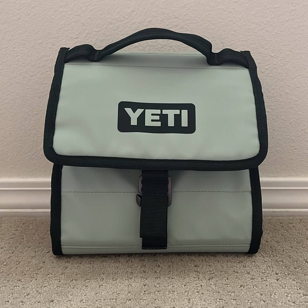 Yeti Daytrip Lunch Bag Cooler (RARE)